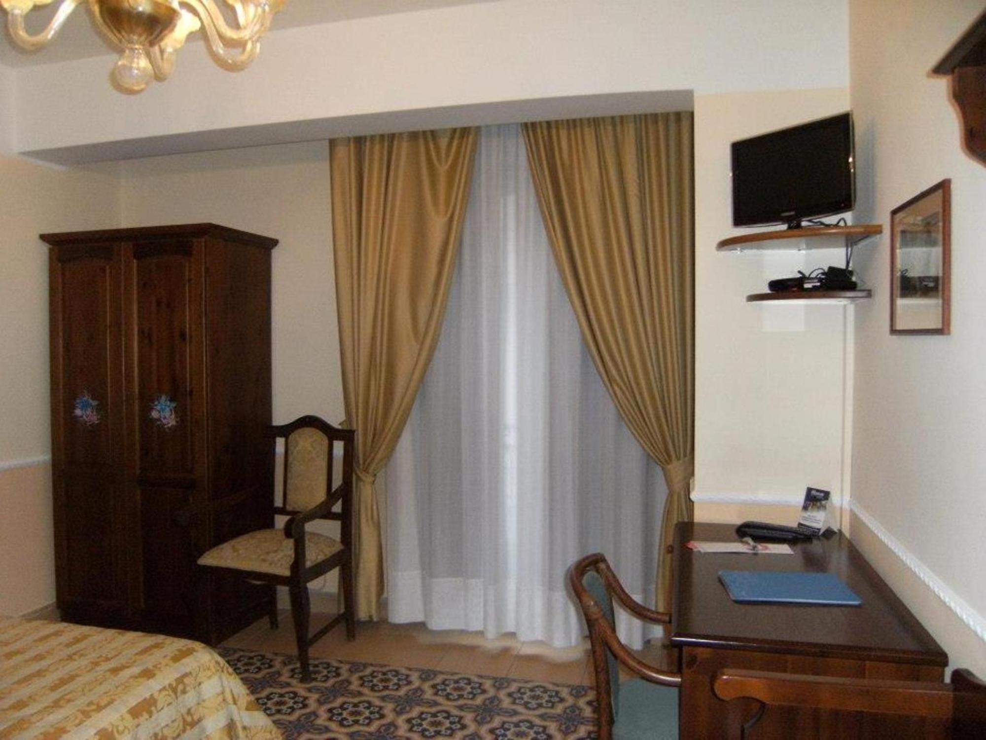 Hotel U' Bais Шилла Экстерьер фото
